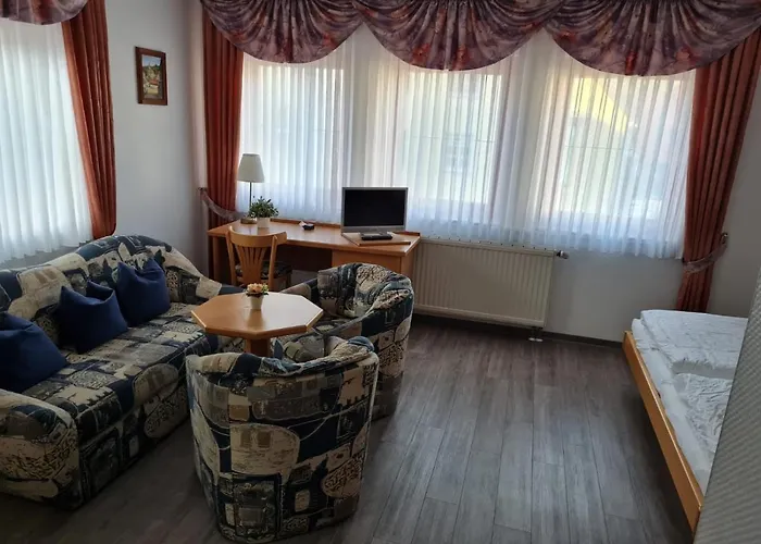 Pensión Jung, Bäckerei-konditorei&café 3*